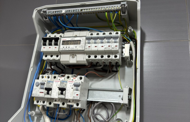 Elektryk Rybnik | Gniazdka, pomiary, bezpieczniki, rozdzielnice - Zdjęcie 3